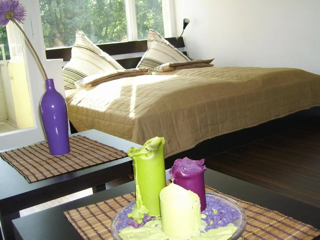 Nikol Apartments Berlin 0*,